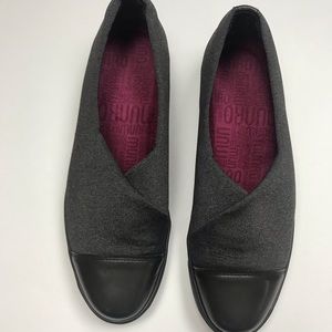 Munro | Gray ‘Plum’ slip on flats